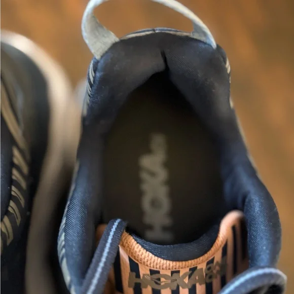Hoka One | Bondi 6 Maximalist
Running Sneakers - Picture 5 of 7